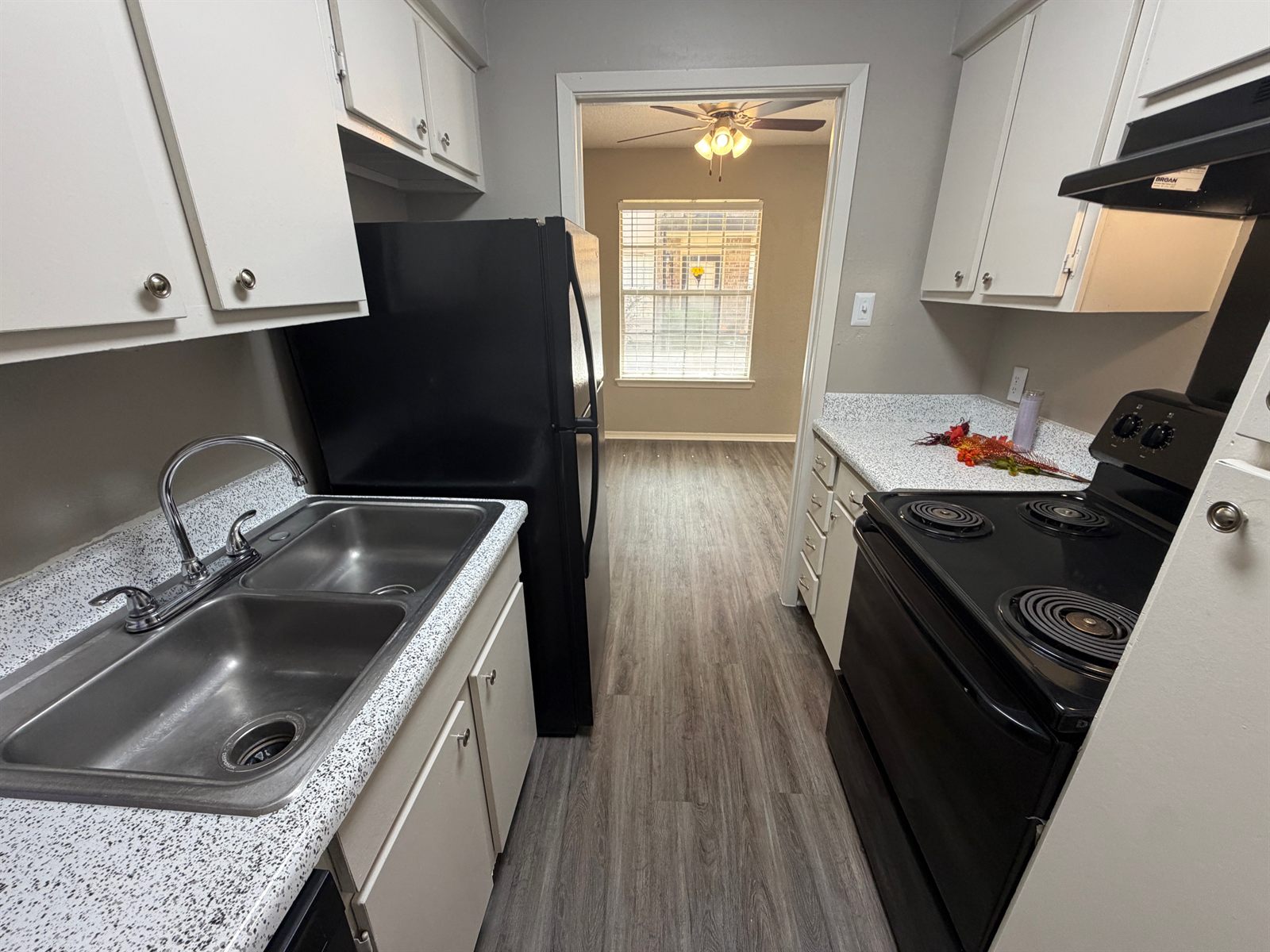 Apartment 105 — photo 2