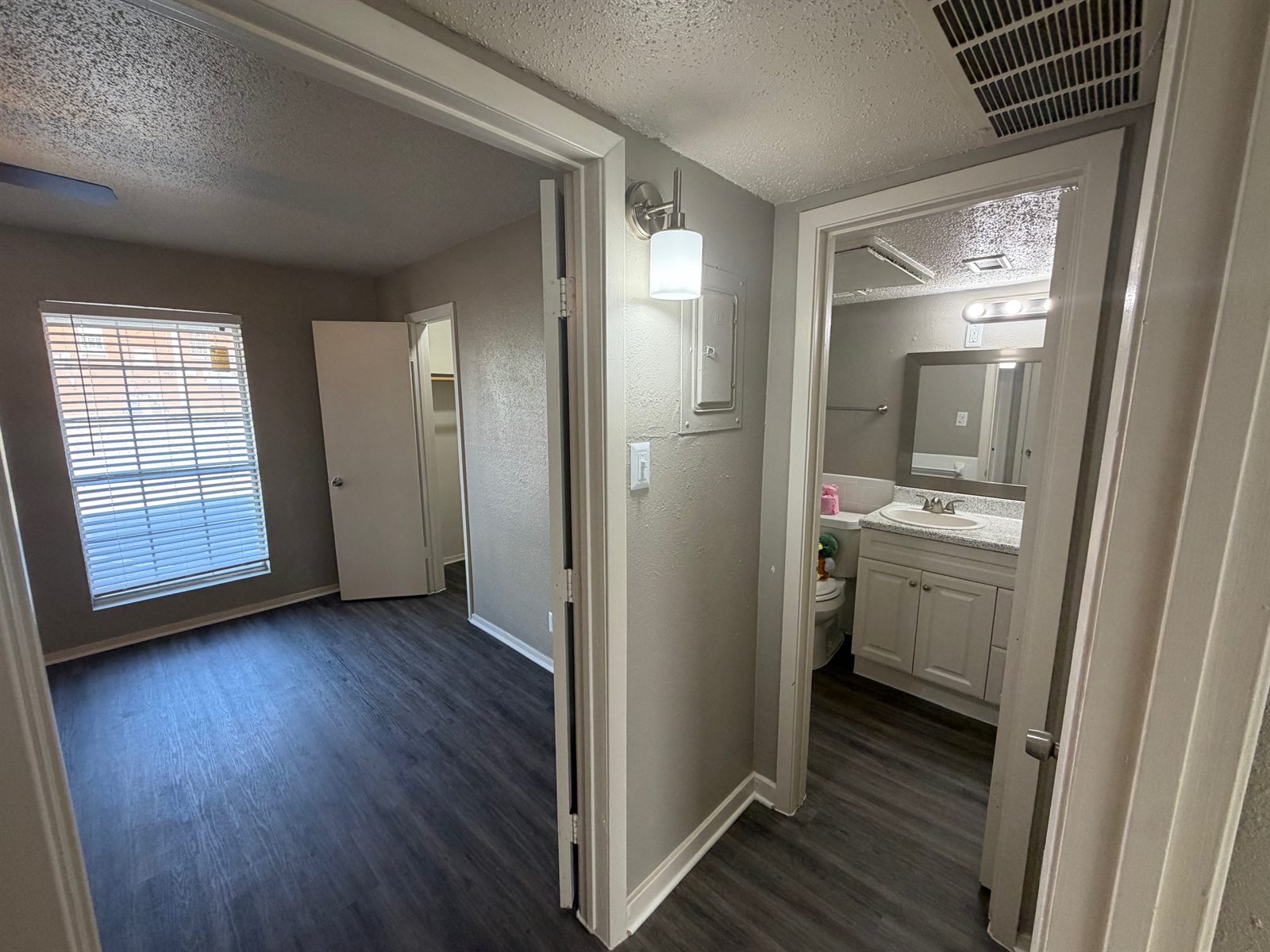Apartment 105 — photo 3