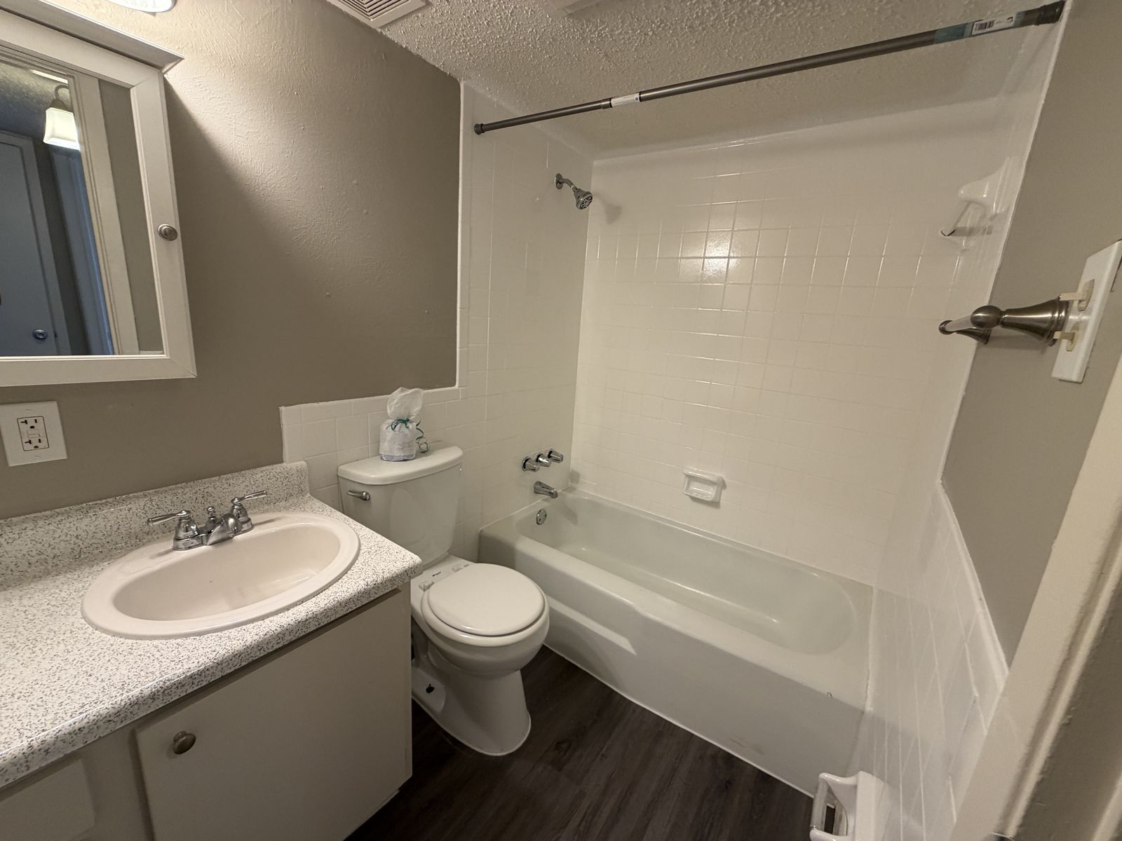 Apartment 106 — photo 3