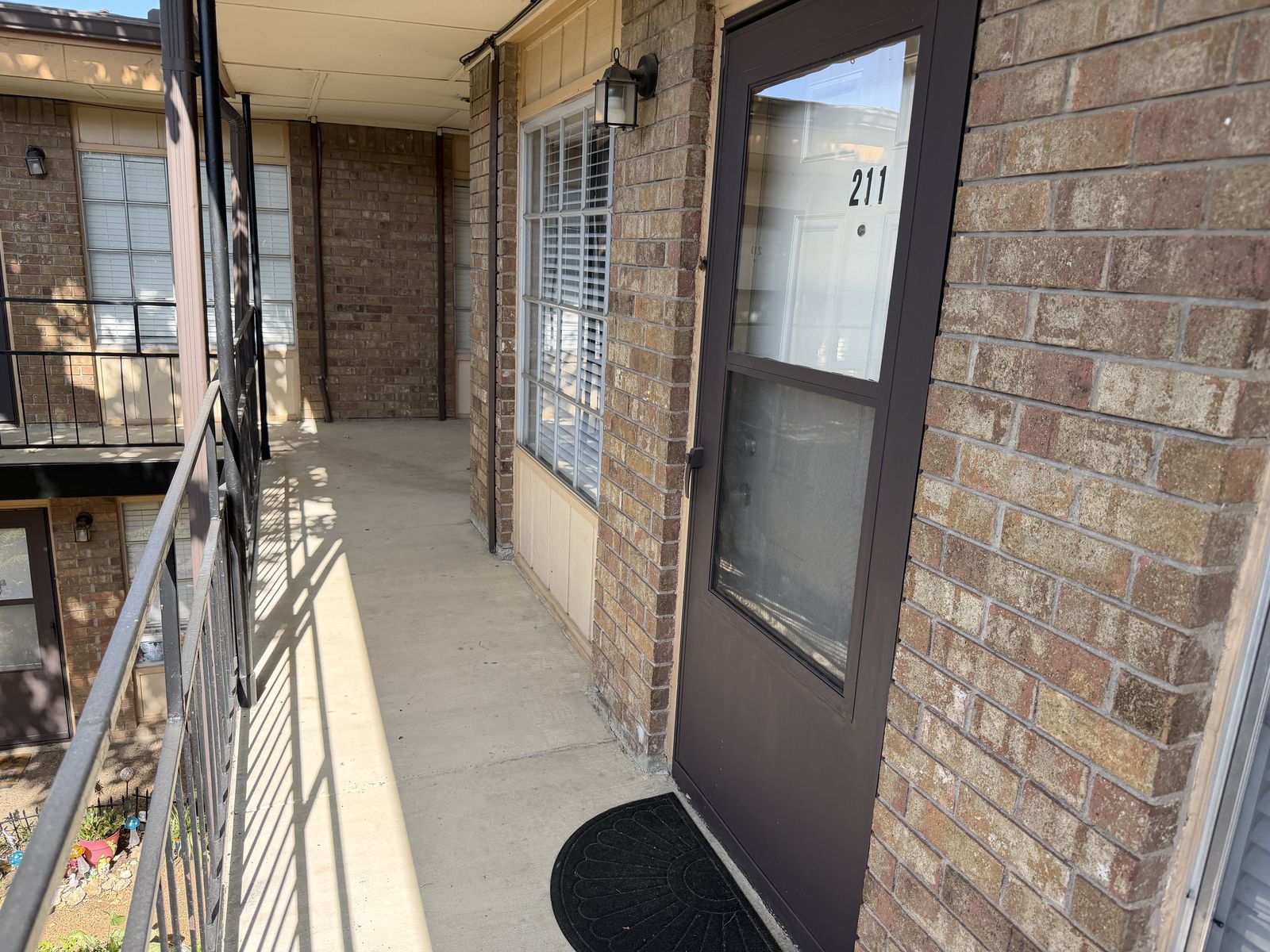 Apartment 211 — photo 1