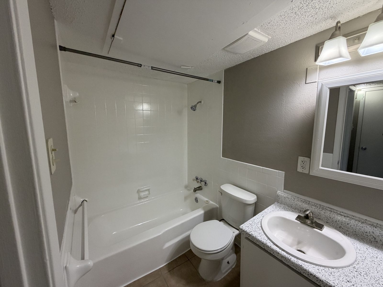 Apartment 211 — photo 8