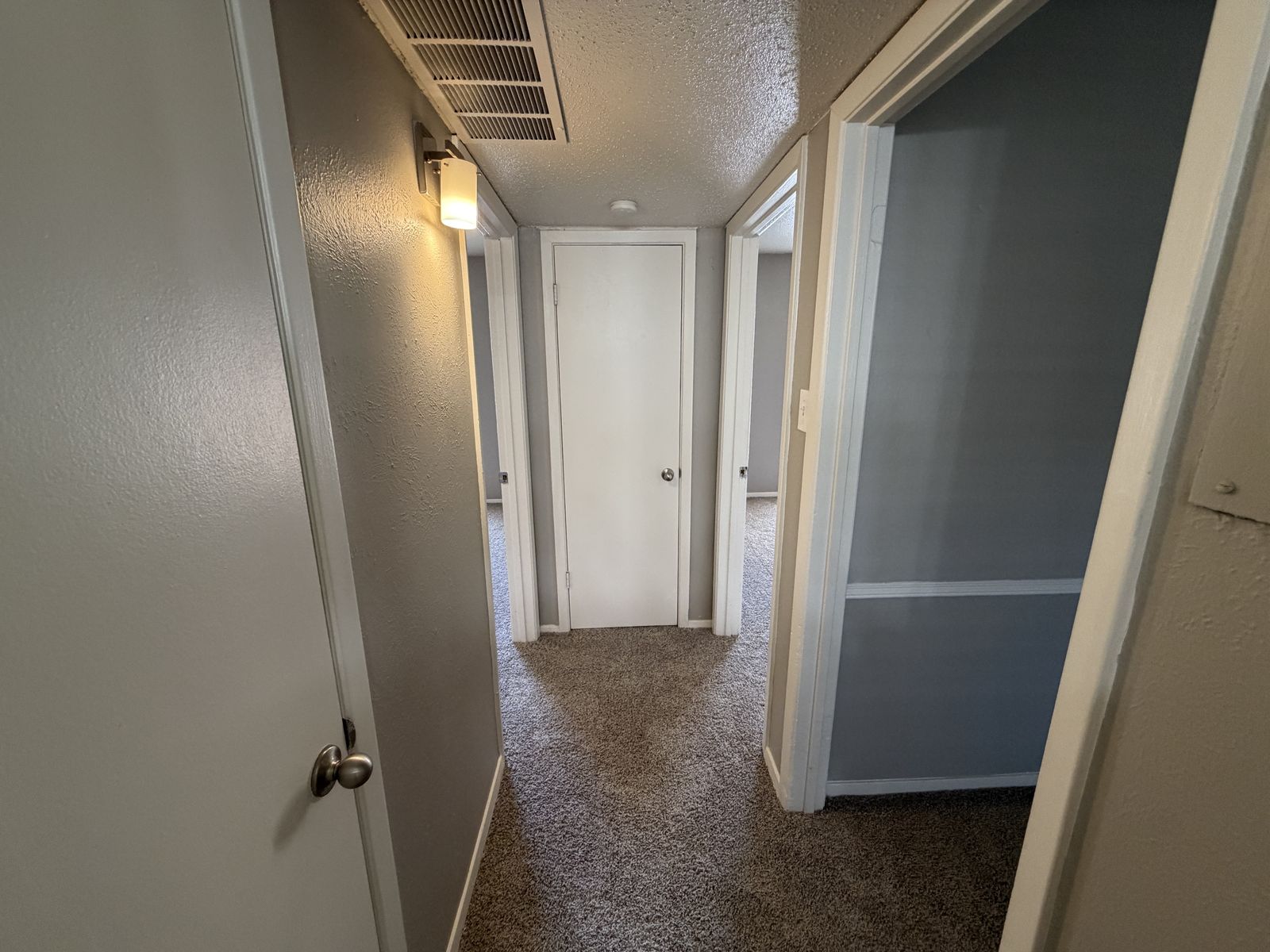 Apartment 215 — photo 3