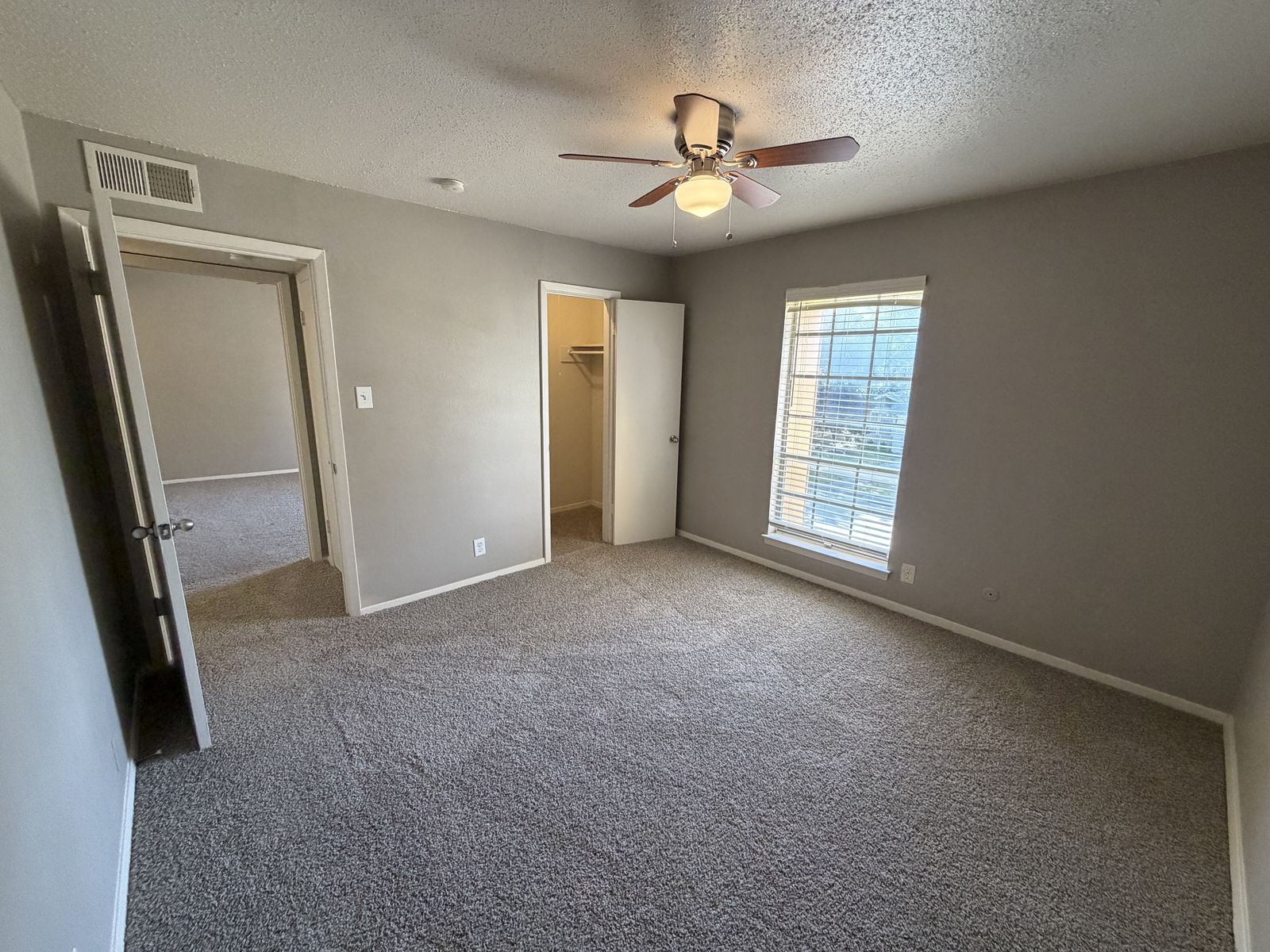 Apartment 215 — photo 4