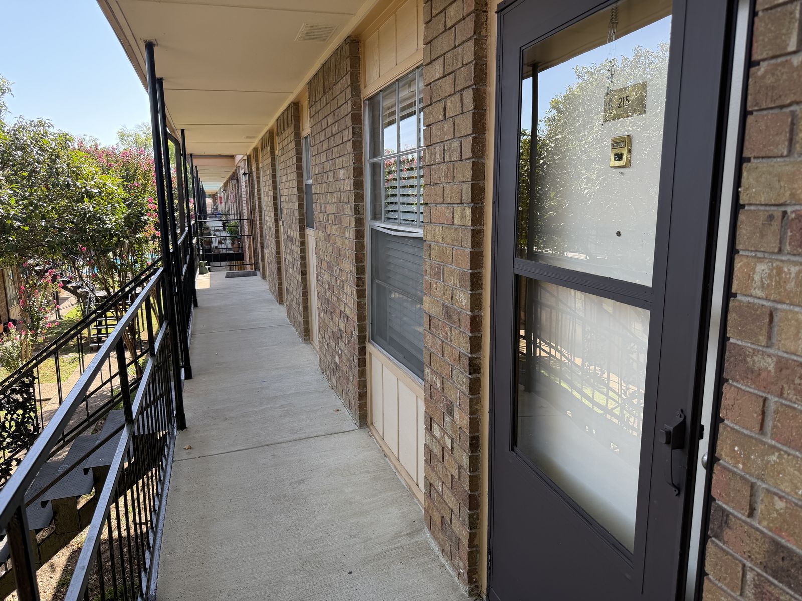 Apartment 215 — photo 9